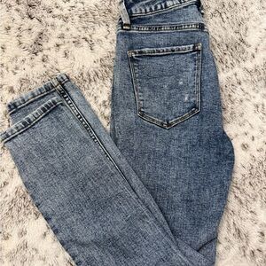 Abercrombie & Fitch High Rise Ankle Blue Jeans